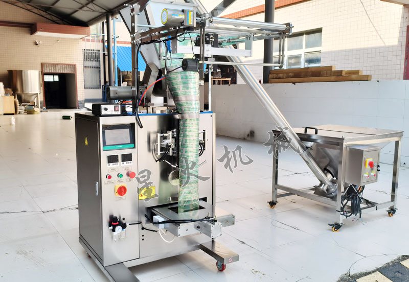 南京大袋立式紅棗（zǎo）粉包裝機多樣化包裝方案——自動上料包（bāo）裝切袋